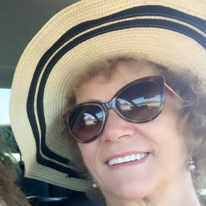 Meet your Posher, Suzanne